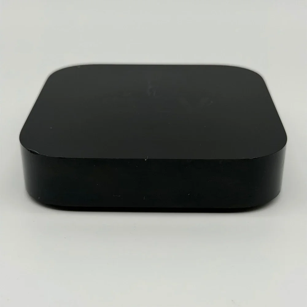 Apple TV A1378 2nd Generation Media Streamer 8GB w/ Remote & Power Cable TESTED